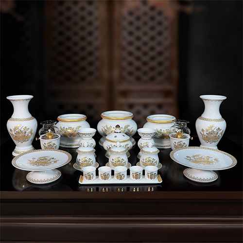 Bộ Đồ Thờ Gốm Sứ Trắng Hoa Sen Vàng BDT008