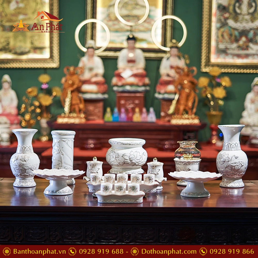 Bộ Đồ Thờ Sứ Trắng Hoa Sen Viền Vàng BDT007 21 Bộ Đồ Thờ Sứ Trắng Hoa Sen Viền Vàng BDT007