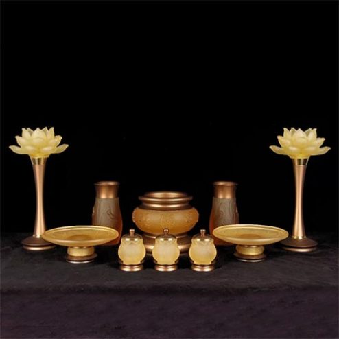 Bộ Đồ Thờ Thần Tài Lưu Ly 8 Cát Tường Nổi Cao Cấp BDT028