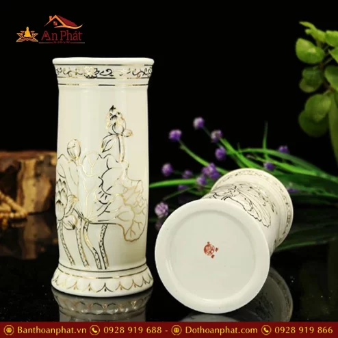 ong huong su trang hoa sen vien vang dt242 2