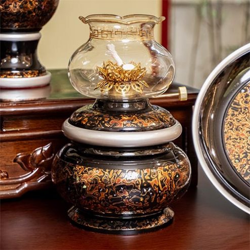 Đèn Dầu Thờ Đồng Hoa Văn Đen Nhập Khẩu DT454