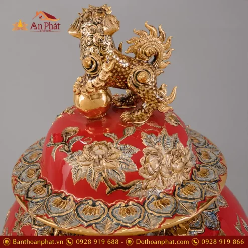 choe phong thuy mau do cao cap cong dao ve vang dap noi dt97900005