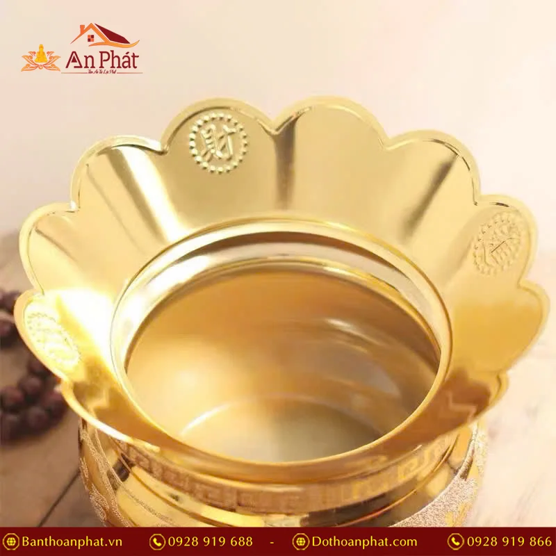 Khay hứng tàn nhang hợp kim nhiều cỡ PK9545 23 Khay hứng tàn nhang đặt trên lư hương