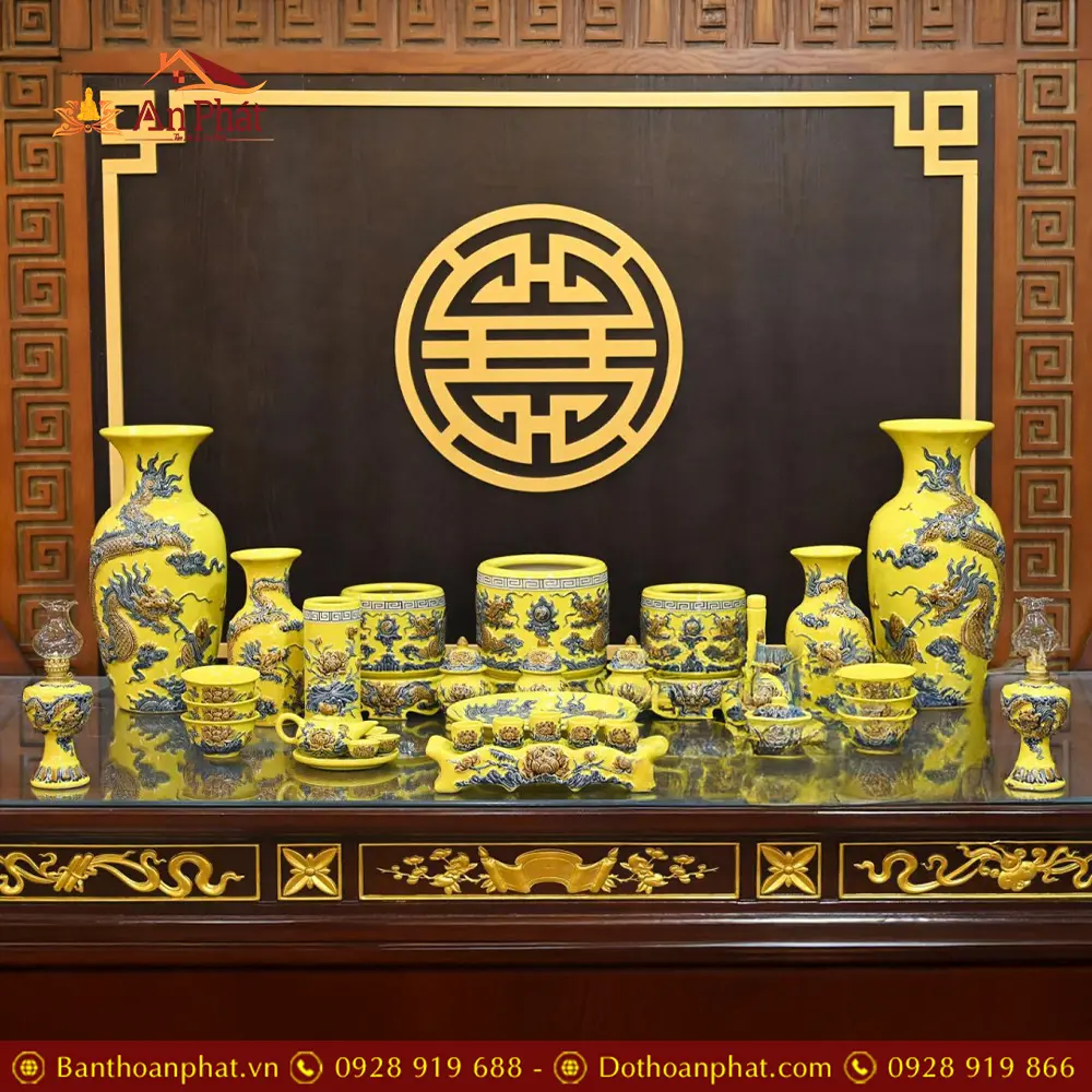Bộ Đồ Thờ Gốm Sứ Bát Tràng Men Vàng Đắp Nổi Cho Bàn Thờ Gia Tiên BDT191 1 bo do tho gom su bat trang men vang dap noi cho ban tho gia tien bdt19100002