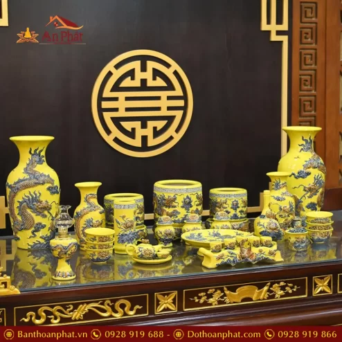 Bộ Đồ Thờ Gốm Sứ Bát Tràng Men Vàng Đắp Nổi Cho Bàn Thờ Gia Tiên BDT191 5 bo do tho gom su bat trang men vang dap noi cho ban tho gia tien bdt19100003