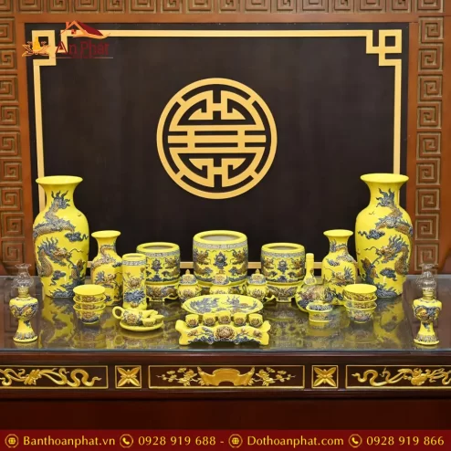 Bộ Đồ Thờ Gốm Sứ Bát Tràng Men Vàng Đắp Nổi Cho Bàn Thờ Gia Tiên BDT191 6 bo do tho gom su bat trang men vang dap noi cho ban tho gia tien bdt19100004