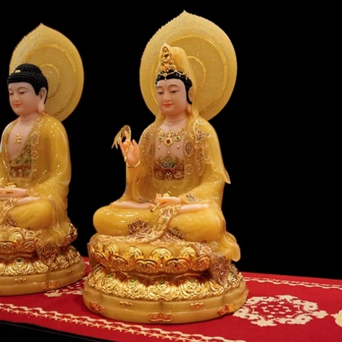 Tượng Quan Thế Âm Bồ Tát Tọa Đài Sen Dát Vàng Ngọc Thạch Có Lá Đề T2383