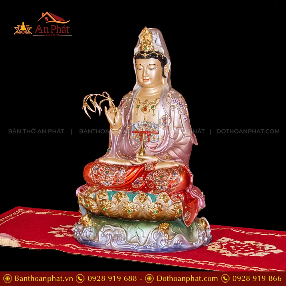 Tượng Quan Thế Âm Bồ Tát ngồi đá