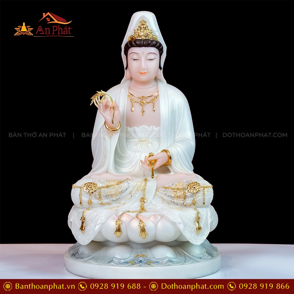 Tượng Quan Thế Âm Bồ Tát ngồi đá