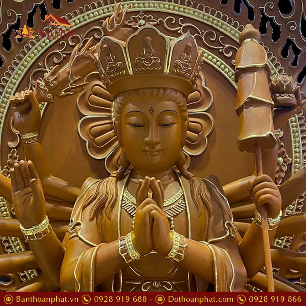 Tượng Bồ Tát Chuẩn Đề Gỗ Long Não Nhập Khẩu Viền Vàng T2707
